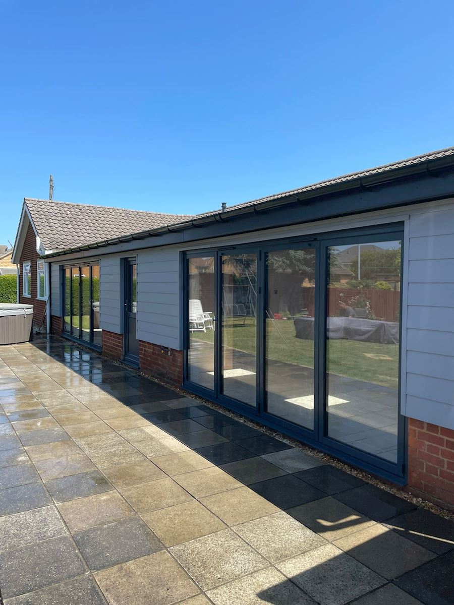 Bi-Folds With Render