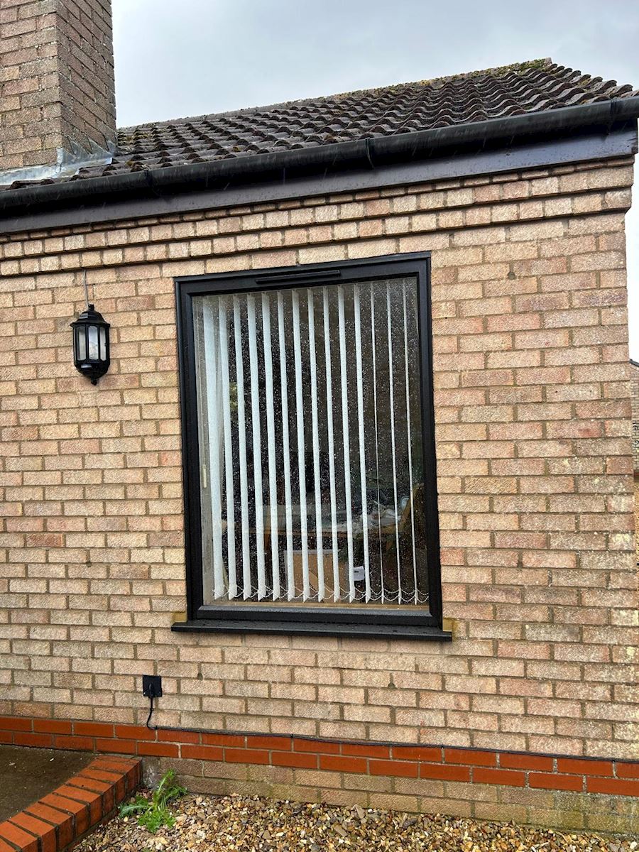 Black Window With Trickle Vent In Head